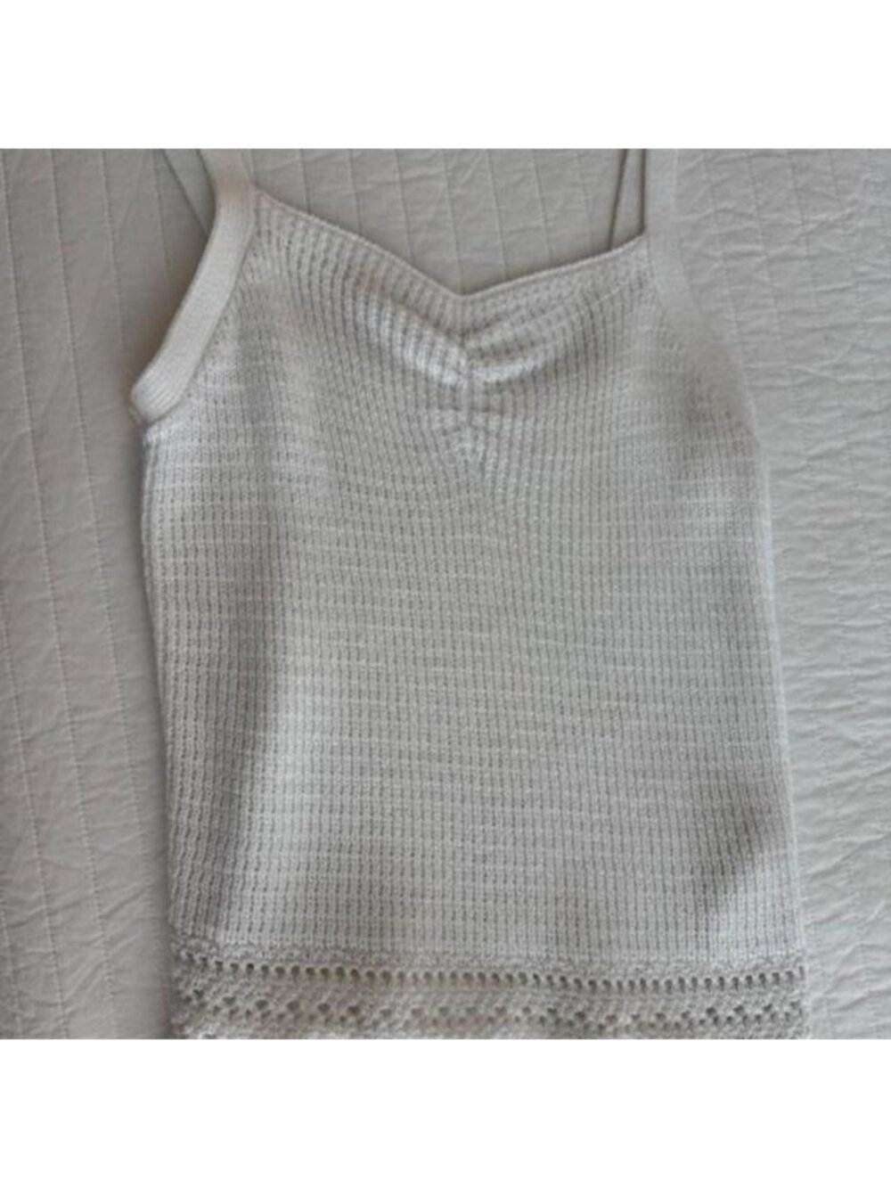 Abercrombie & Fitch white knit tank top with lace trim and ruffle hem